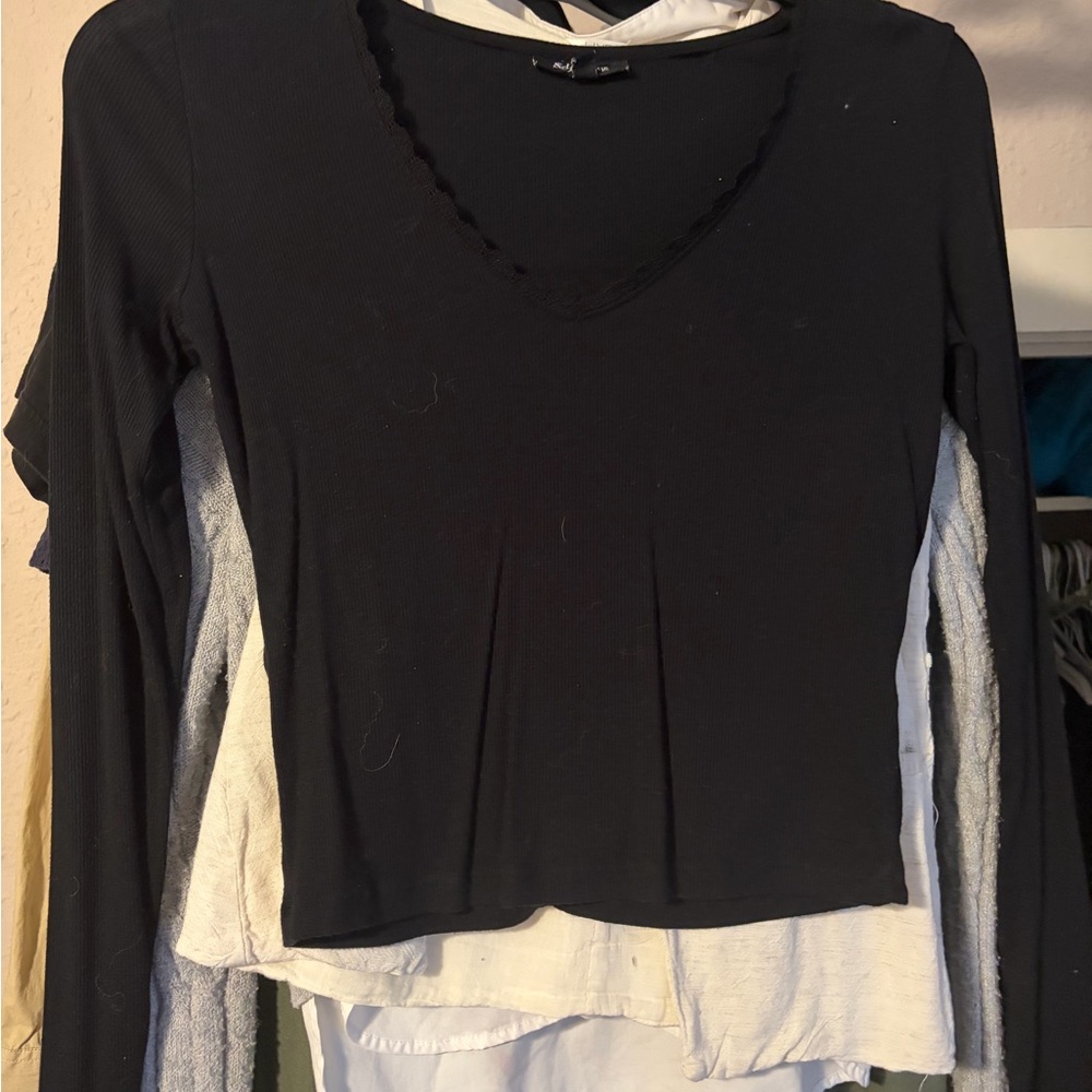 Black Long-Sleeve V-Neck Ribbed Women's Top